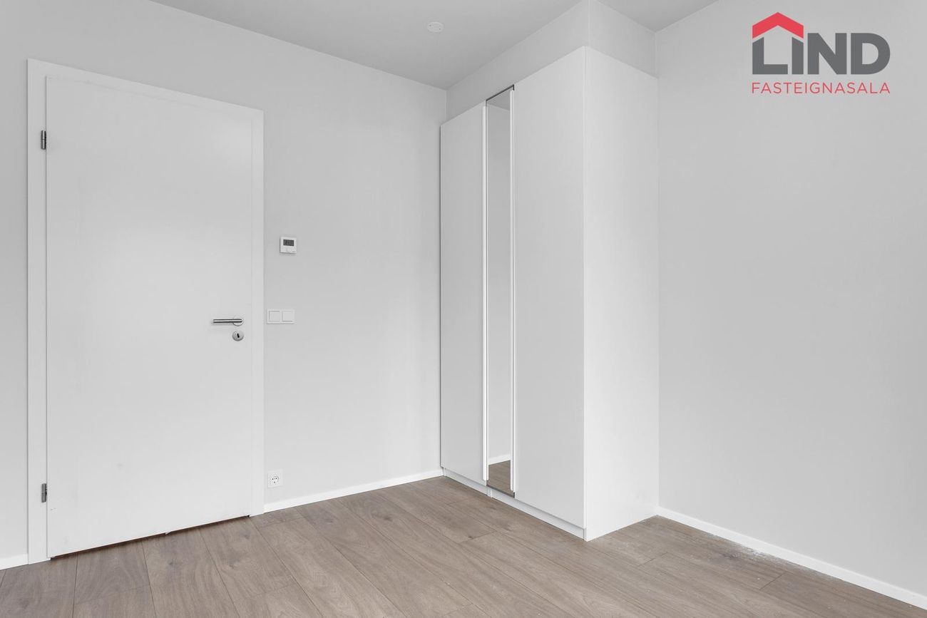 Fálkahlíð 3 3A - 0330, 102 Reykjavík