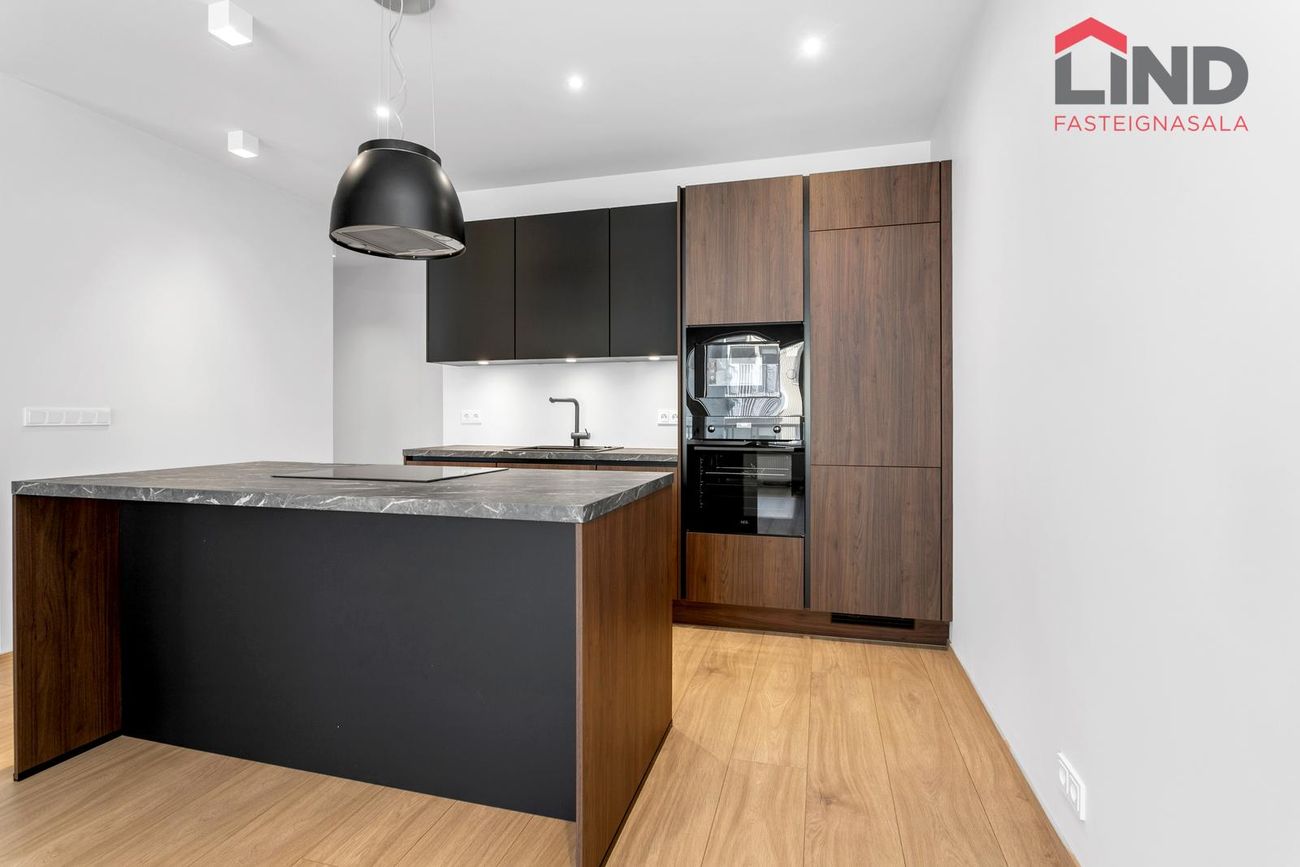 Fálkahlíð 3 3A - 0330, 102 Reykjavík