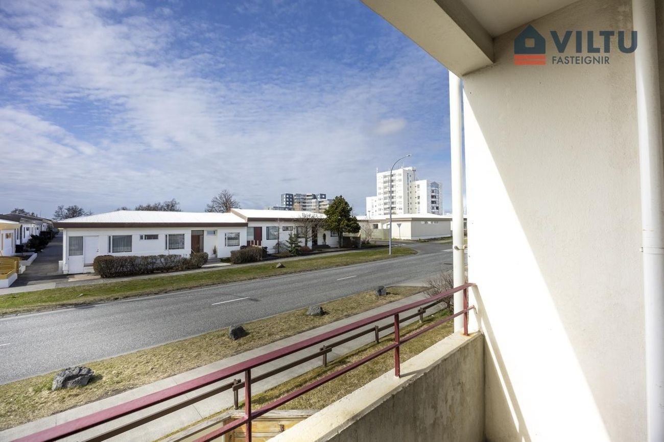 Hraunbær 12A - 0104, 110 Reykjavík