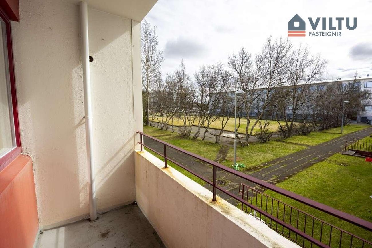 Hraunbær 12A - 0104, 110 Reykjavík