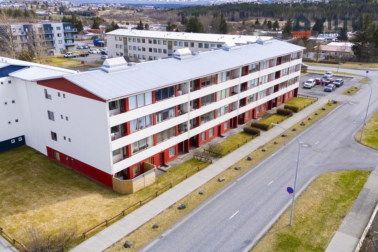Hraunbær 12A - 0104, 110 Reykjavík