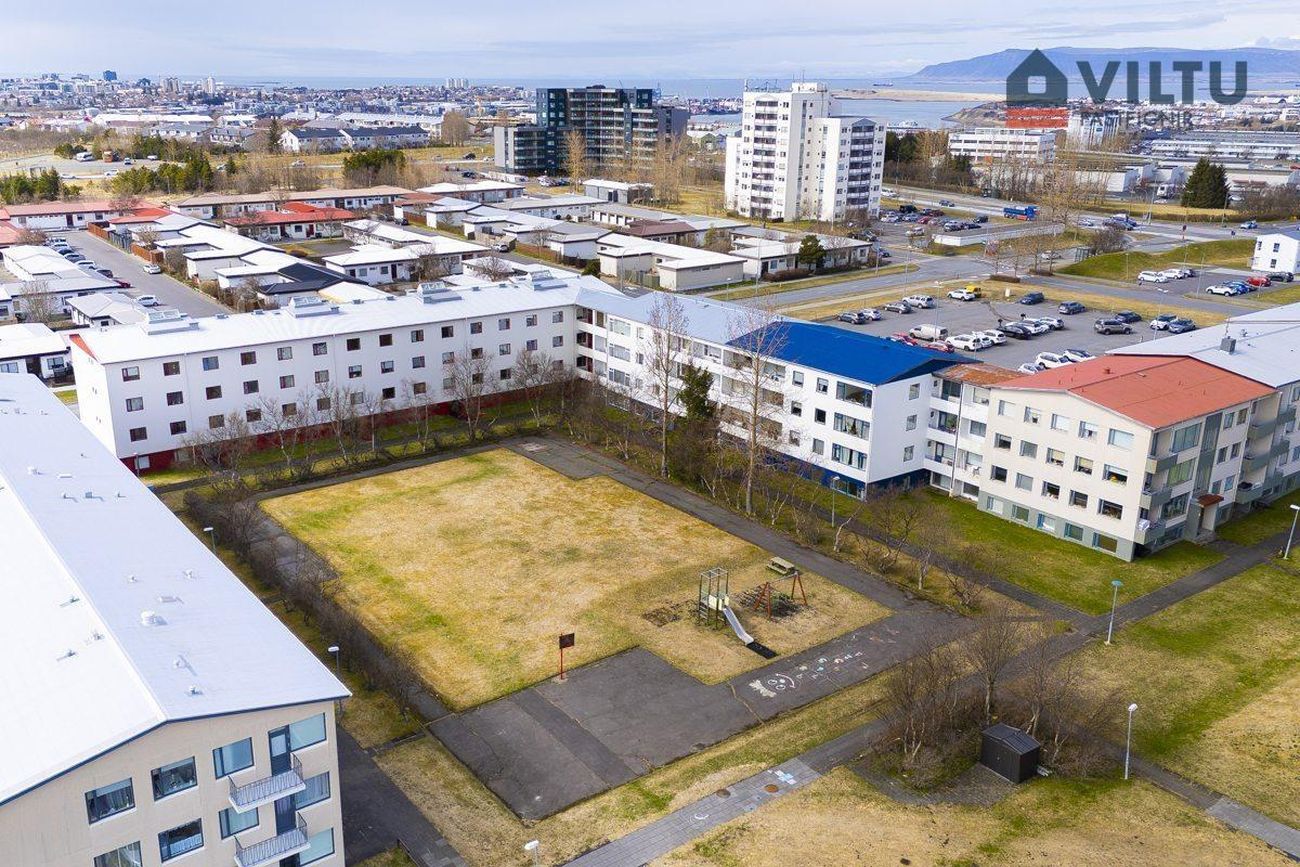 Hraunbær 12A - 0104, 110 Reykjavík
