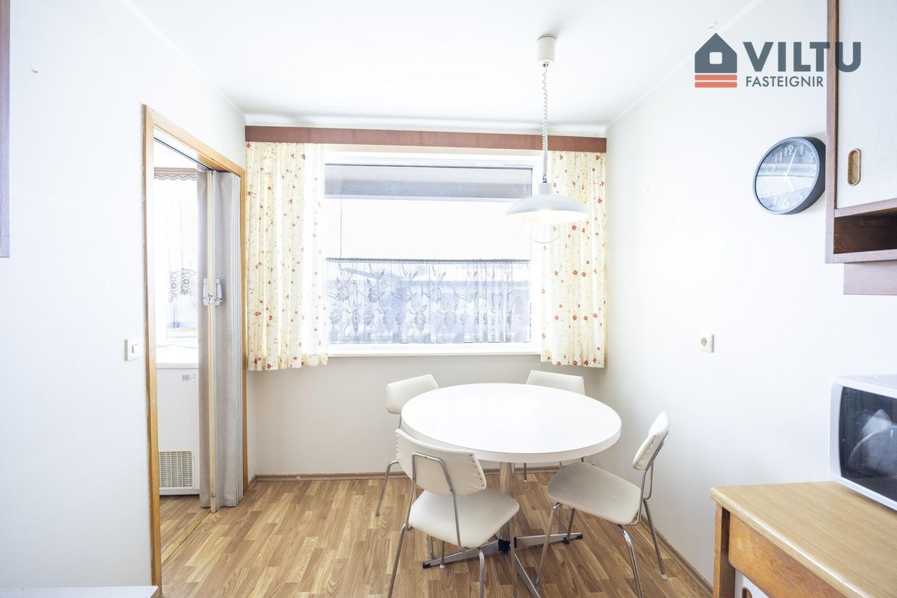 Hraunbær 12A - 0104, 110 Reykjavík