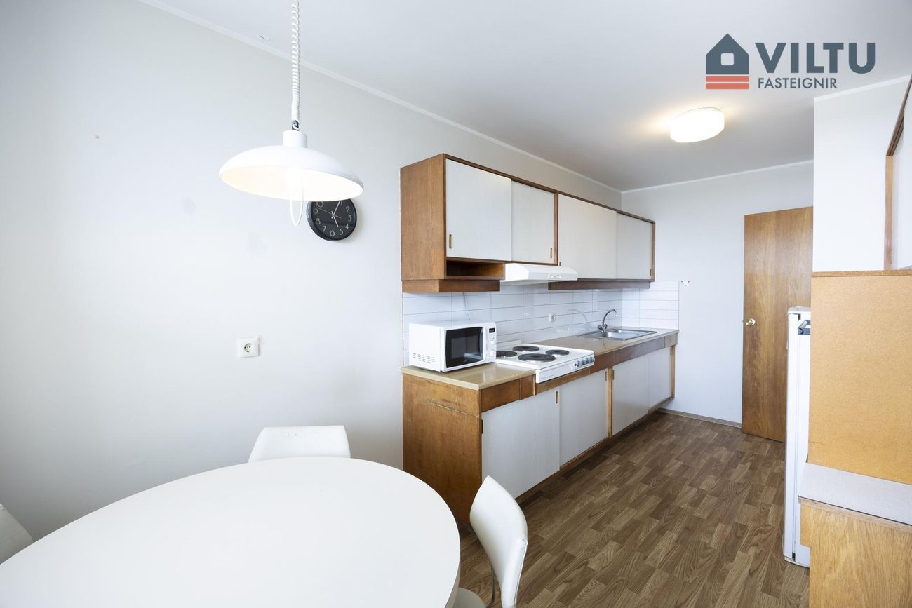 Hraunbær 12A - 0104, 110 Reykjavík