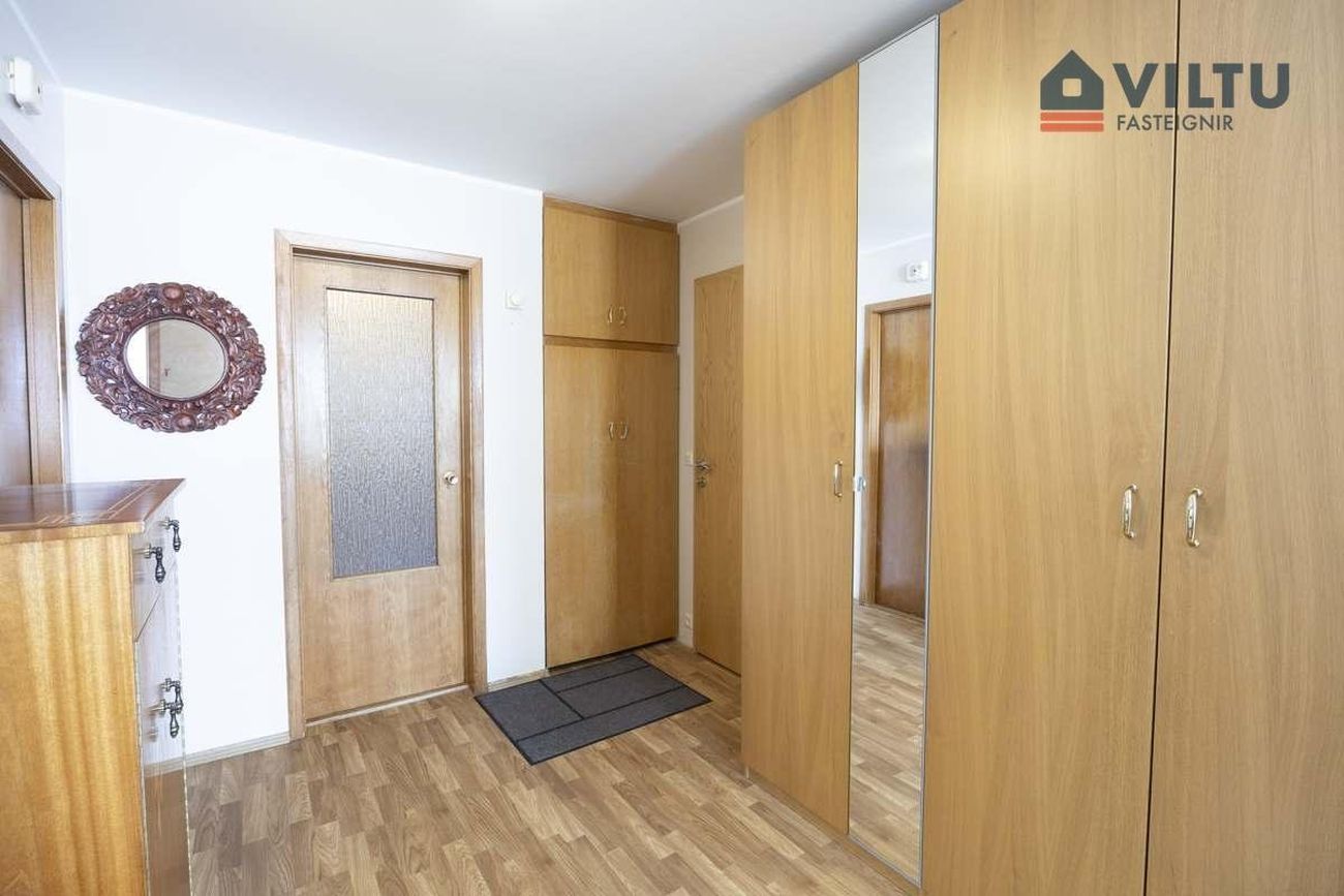 Hraunbær 12A - 0104, 110 Reykjavík