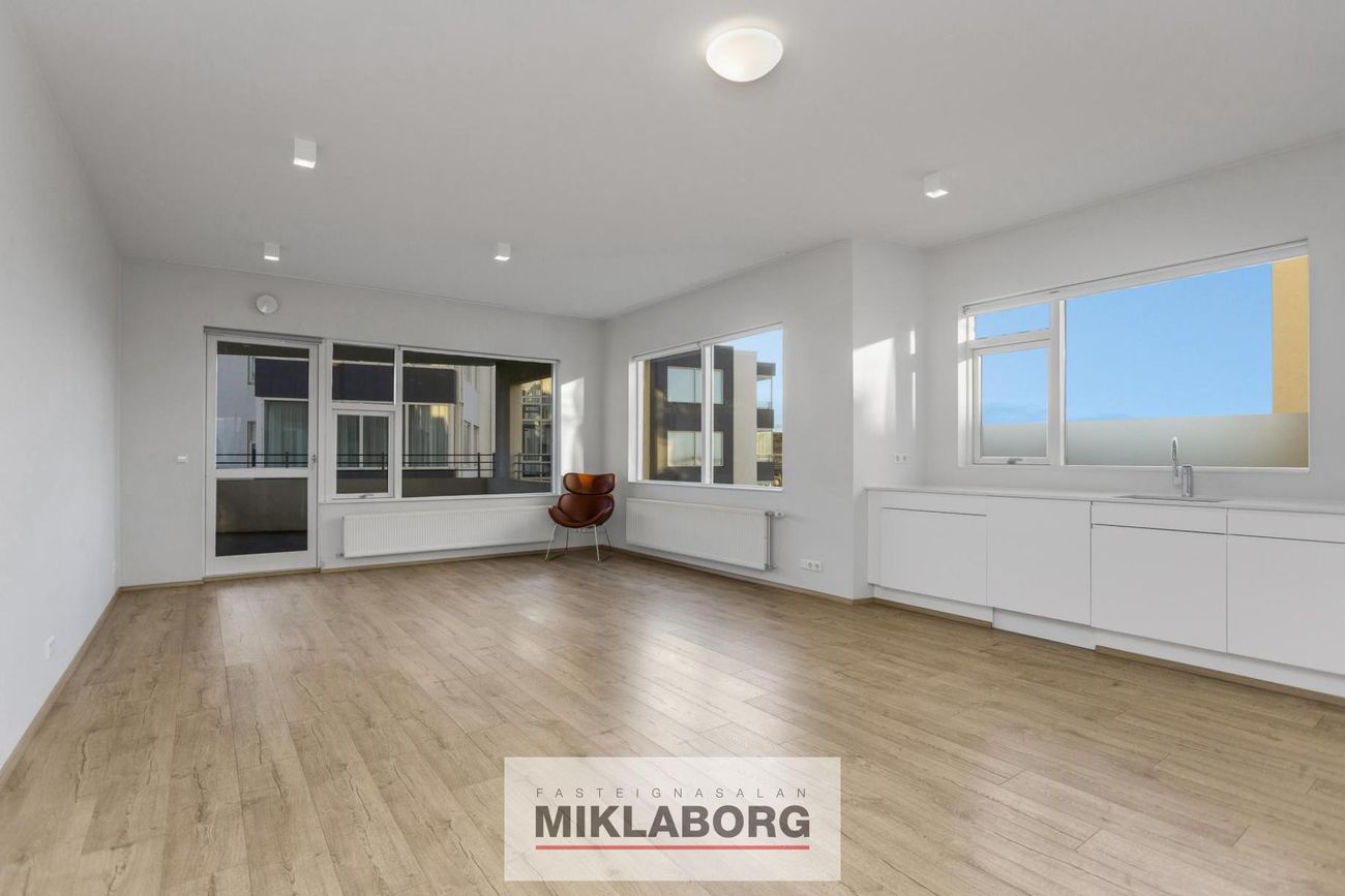 Holtsvegur 41, 210 Garðabær