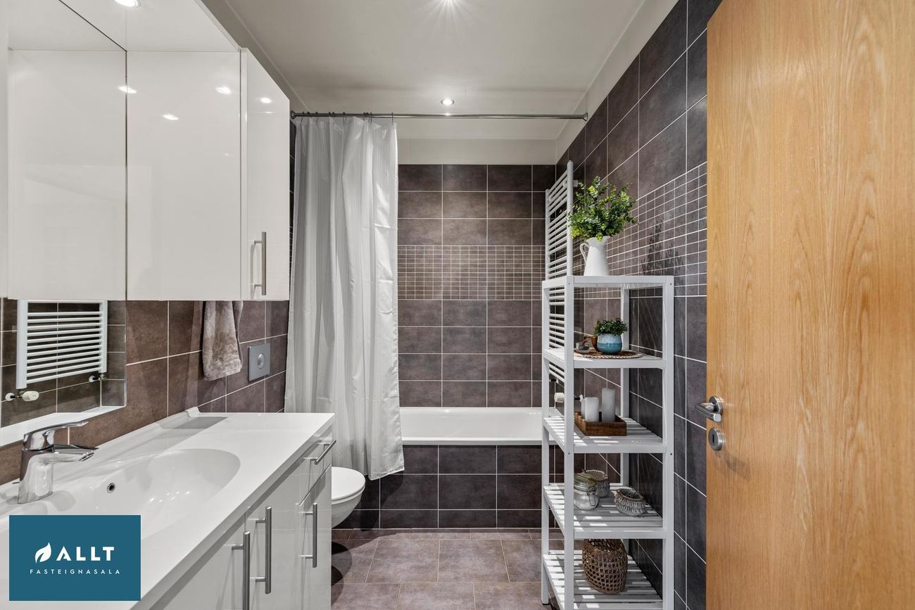 Engjadalur 4, 260 Reykjanesbær