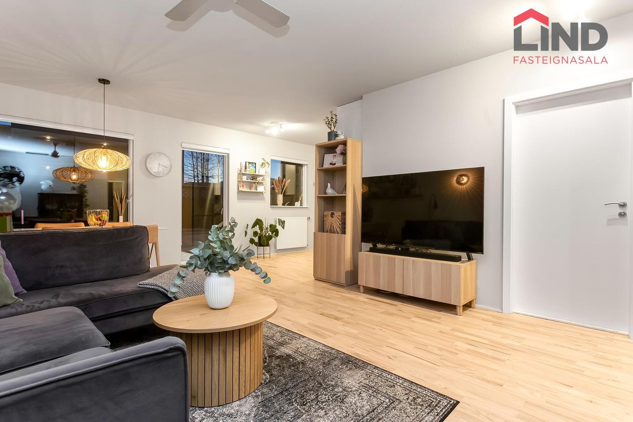 Klapparhlíð 13, 270 Mosfellsbær