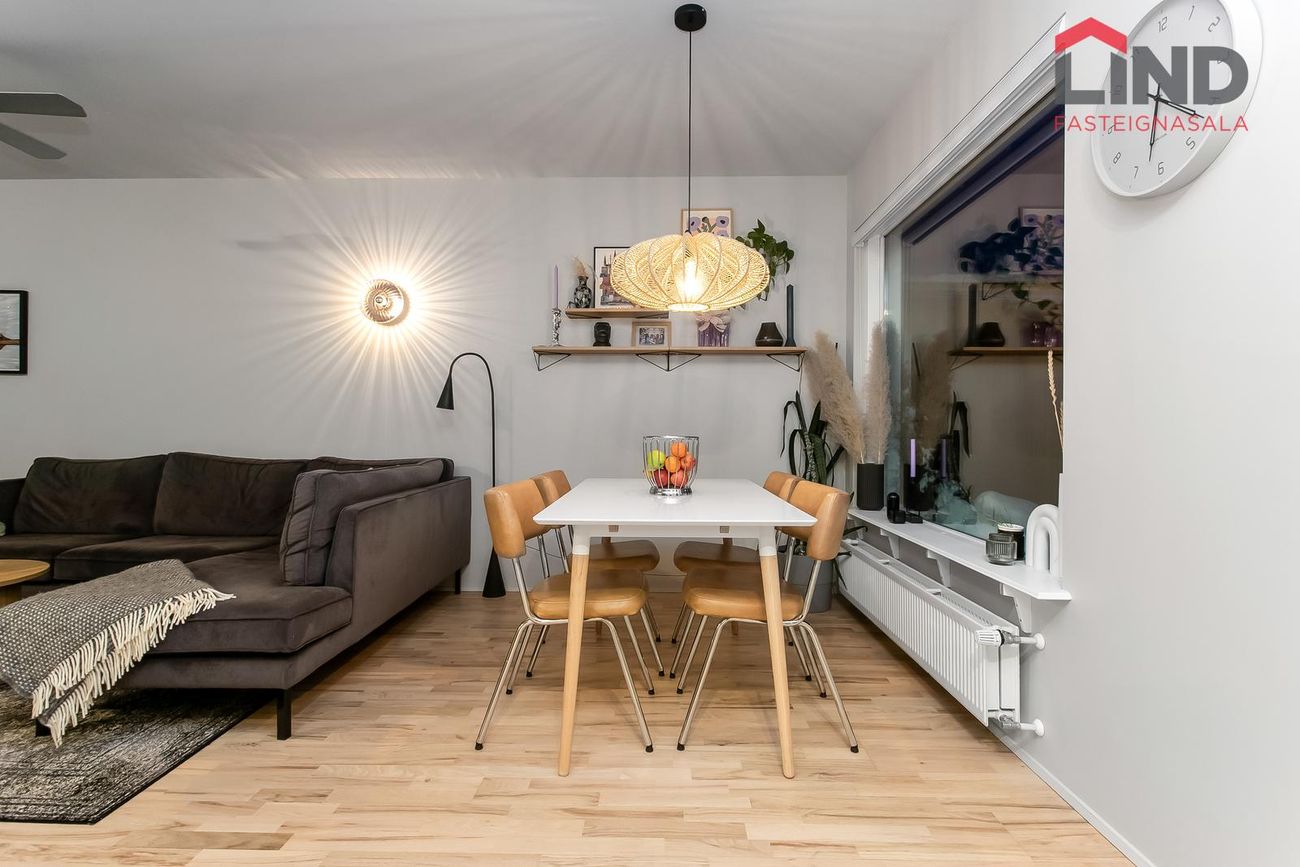 Klapparhlíð 13, 270 Mosfellsbær