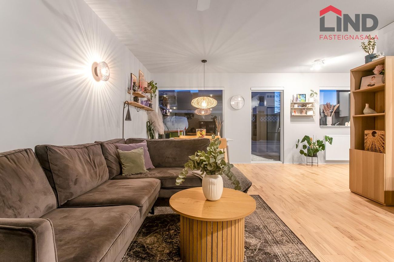 Klapparhlíð 13, 270 Mosfellsbær