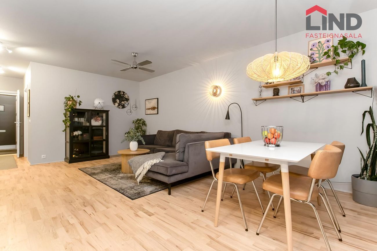 Klapparhlíð 13, 270 Mosfellsbær