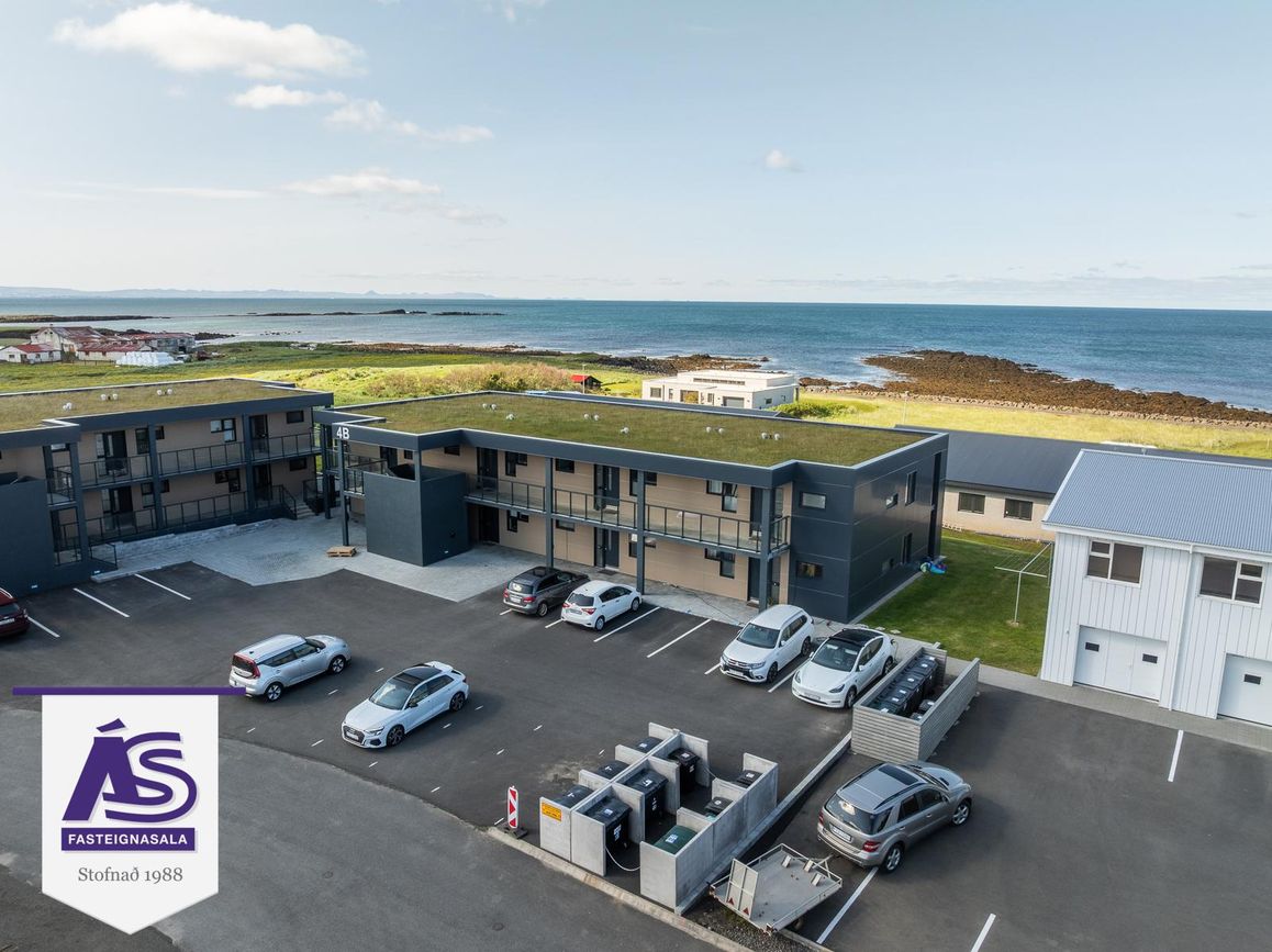 Krossvellir 4 - 0104, 301 Hval