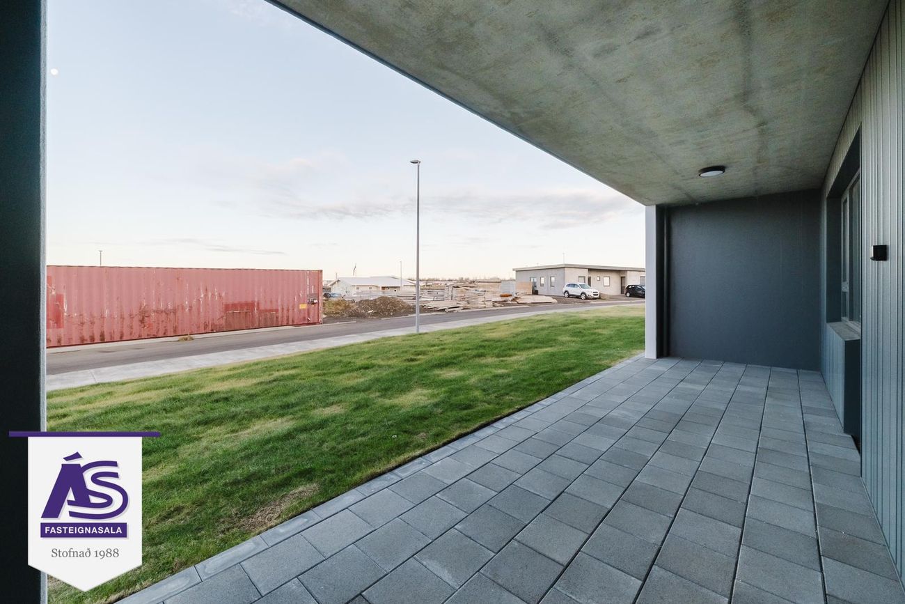 Ásvellir 1B, 301 Hval