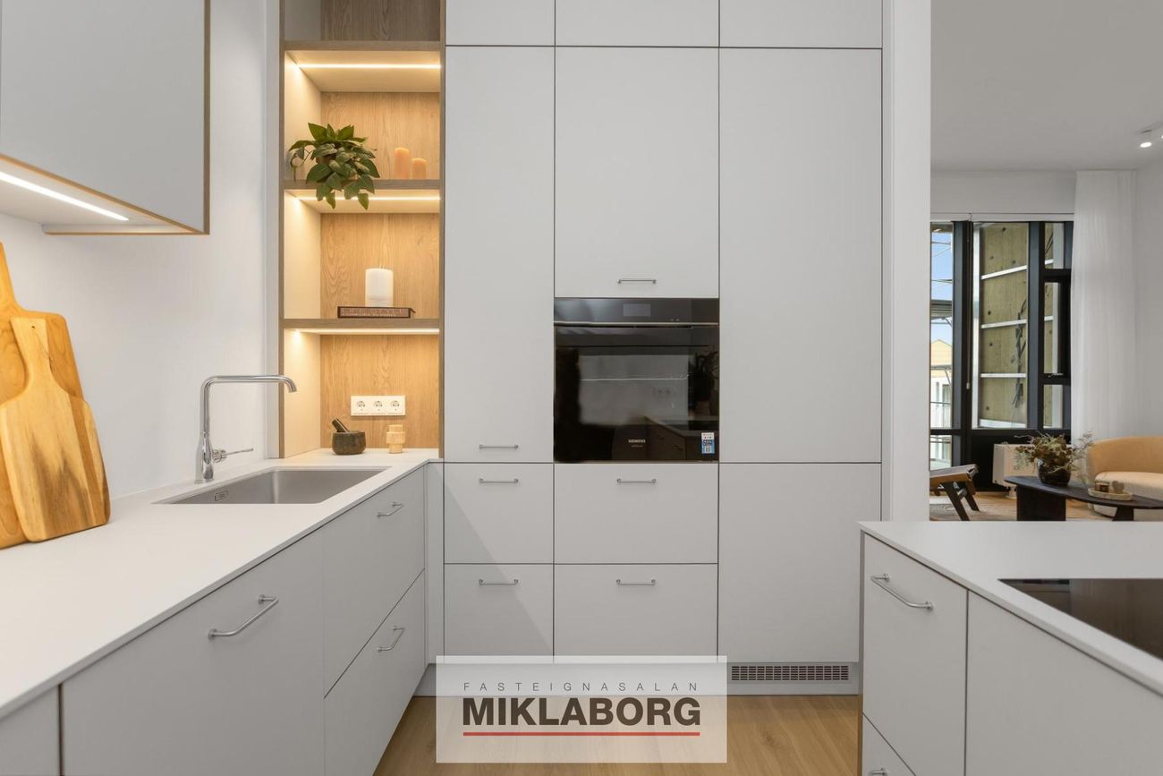 Hafnarbraut 10B, 200 Kópavogur