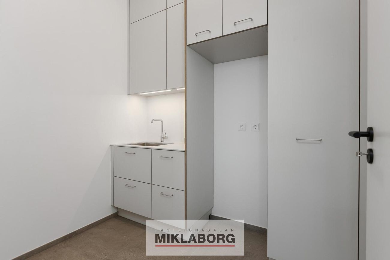 Hafnarbraut 10B, 200 Kópavogur