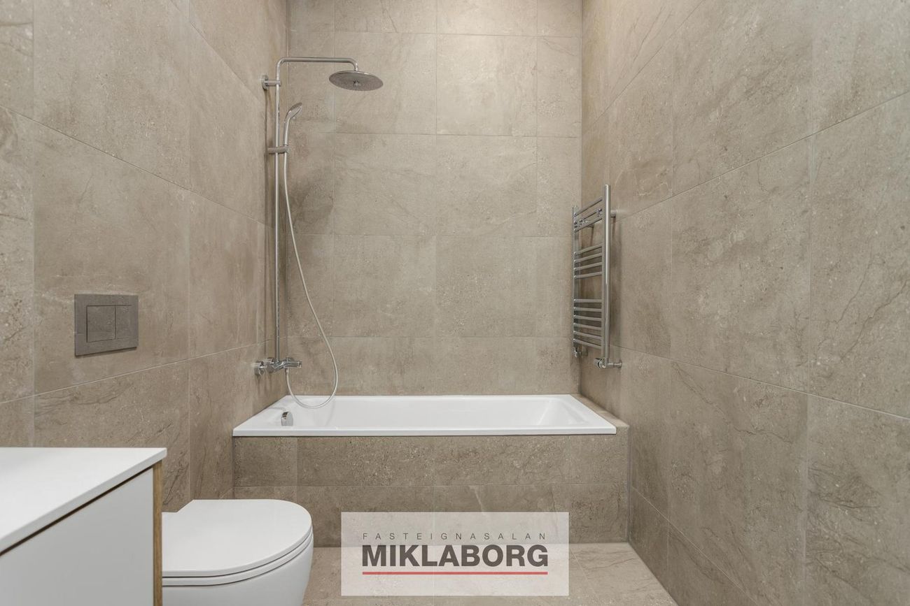 Hafnarbraut 10B, 200 Kópavogur