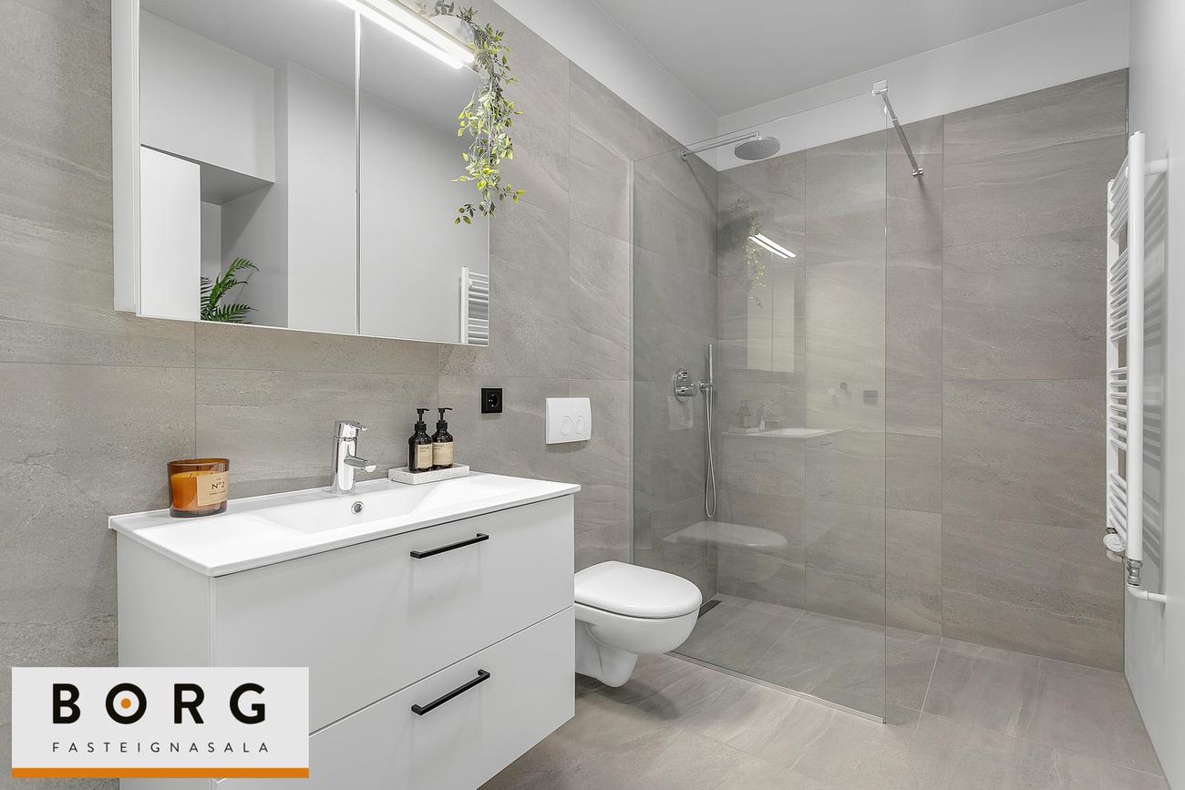 Áshamar 42 - 0103, 221 Hafnarfjörður