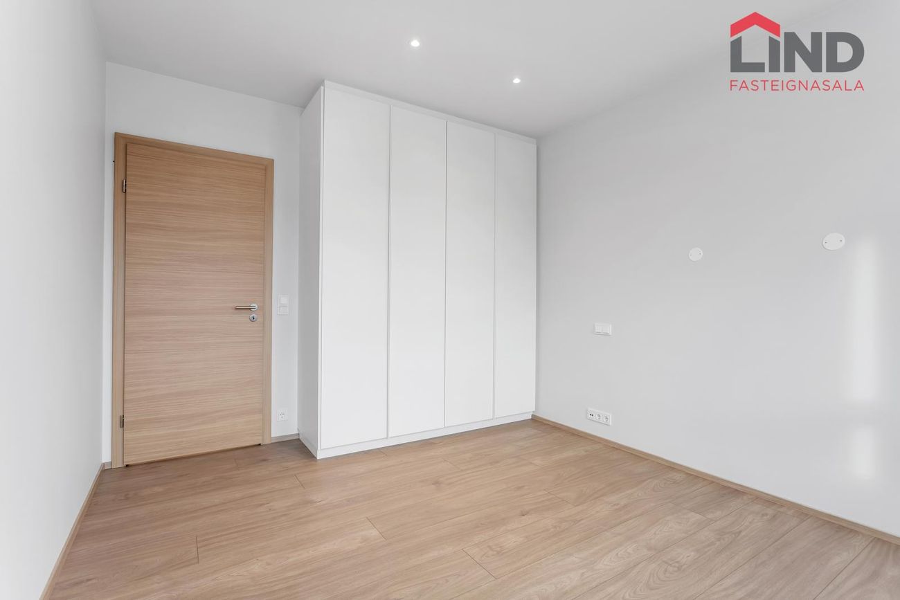 Fálkahlíð 5 - 0511, 102 Reykjavík