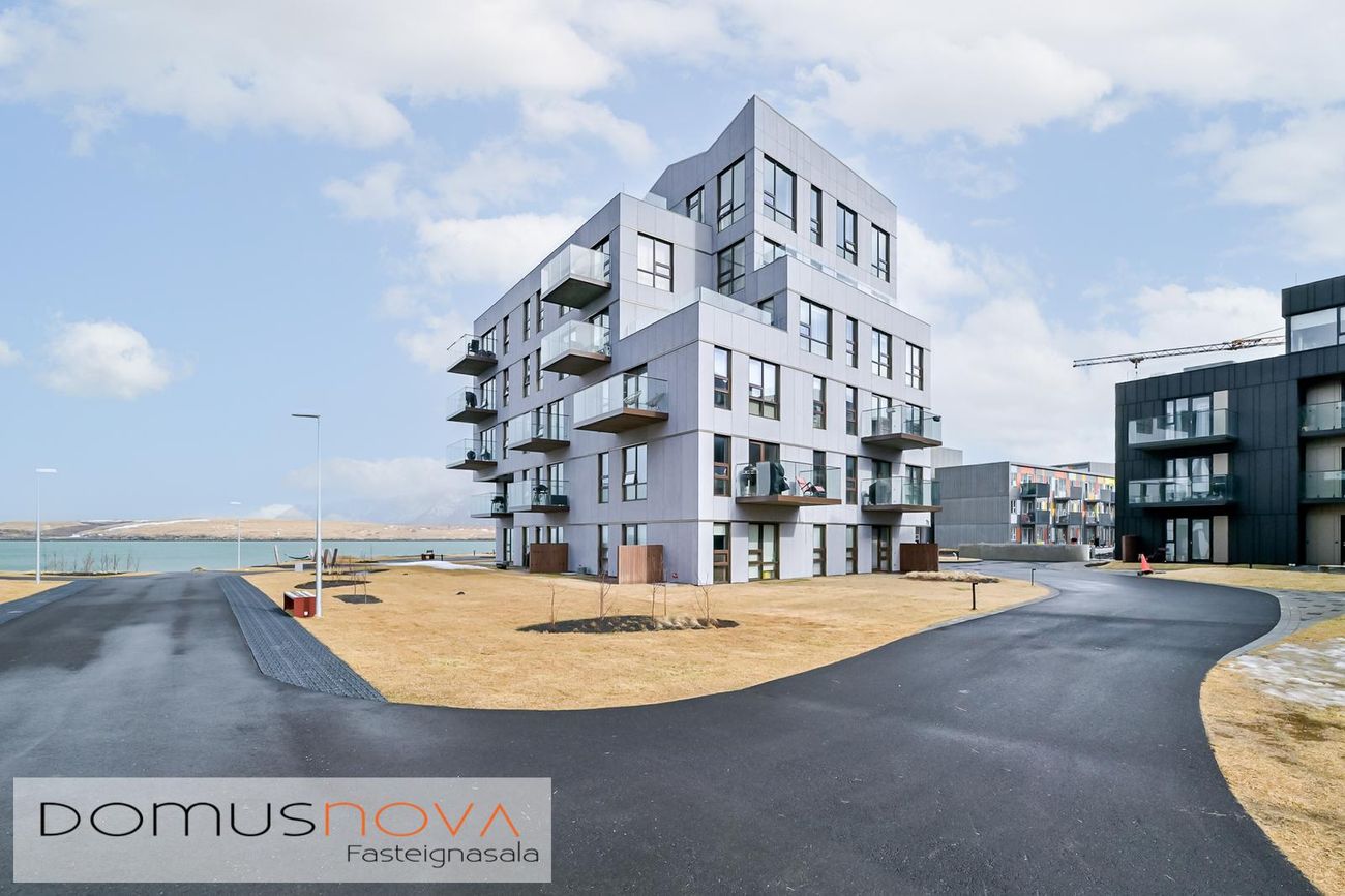 Jöfursbás 7B, 112 Reykjavík