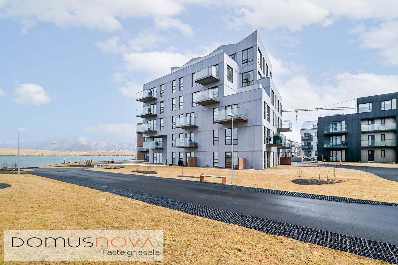 Jöfursbás 7B, 112 Reykjavík