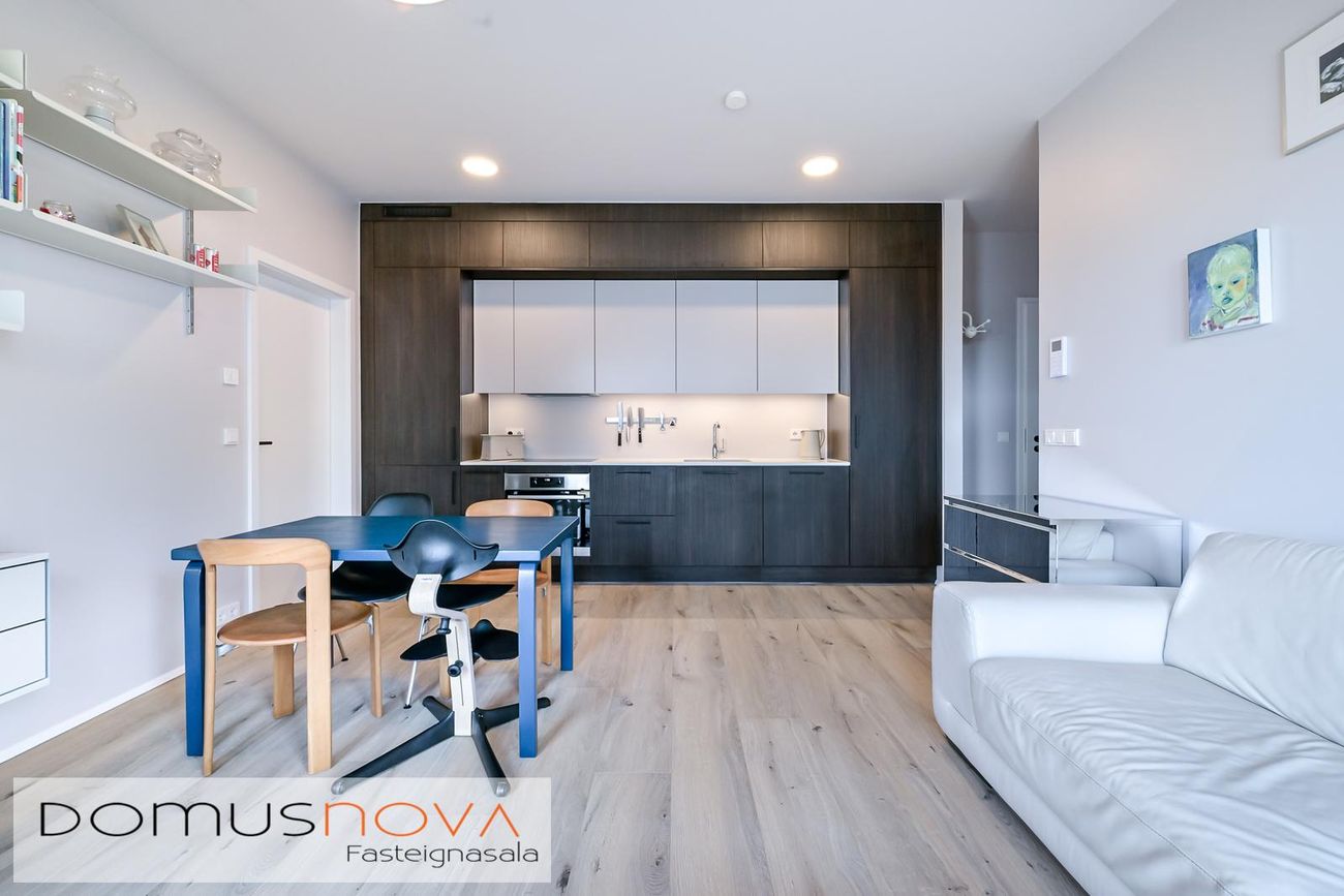 Jöfursbás 7B, 112 Reykjavík