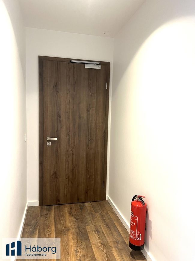 Grensásvegur 1F - 0405, 108 Reykjavík