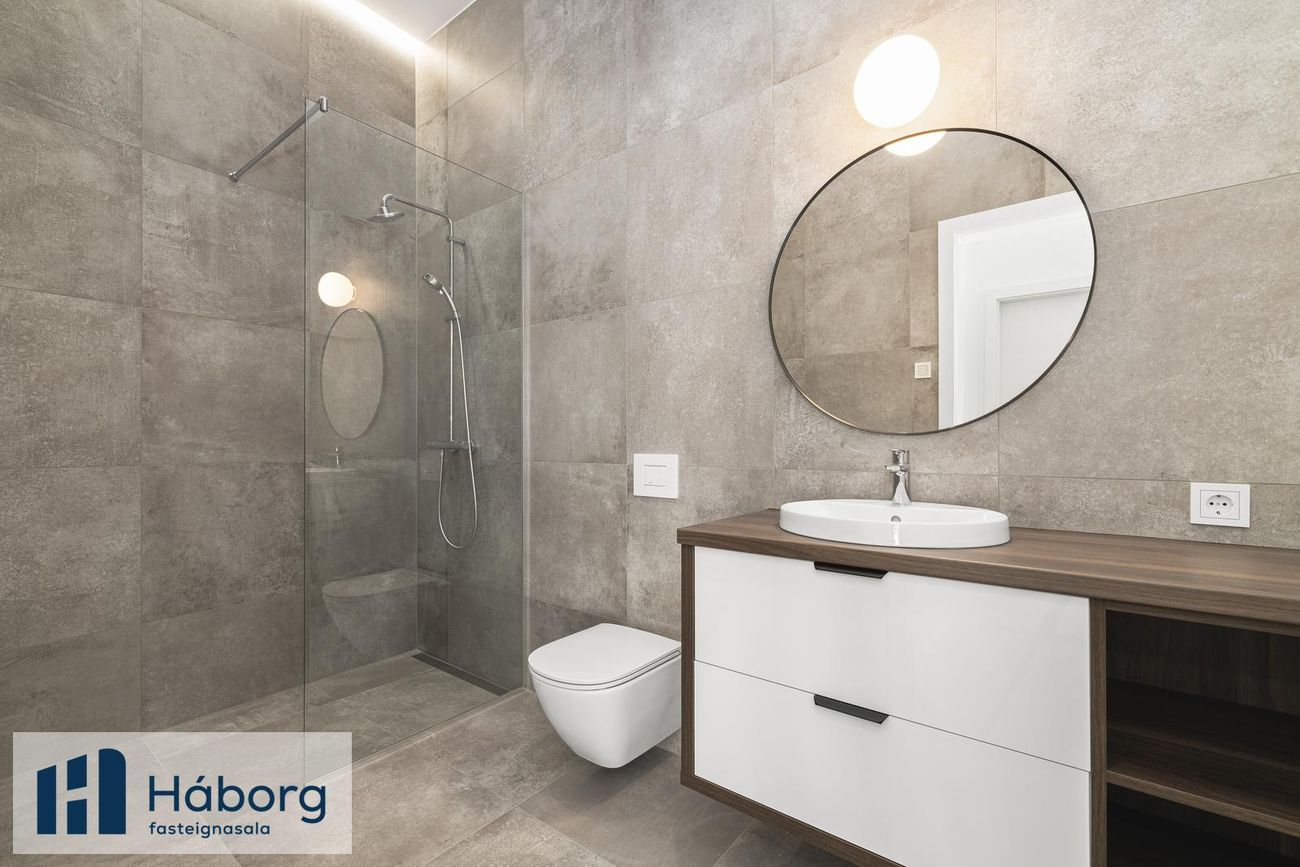 Grensásvegur 1F - 0405, 108 Reykjavík