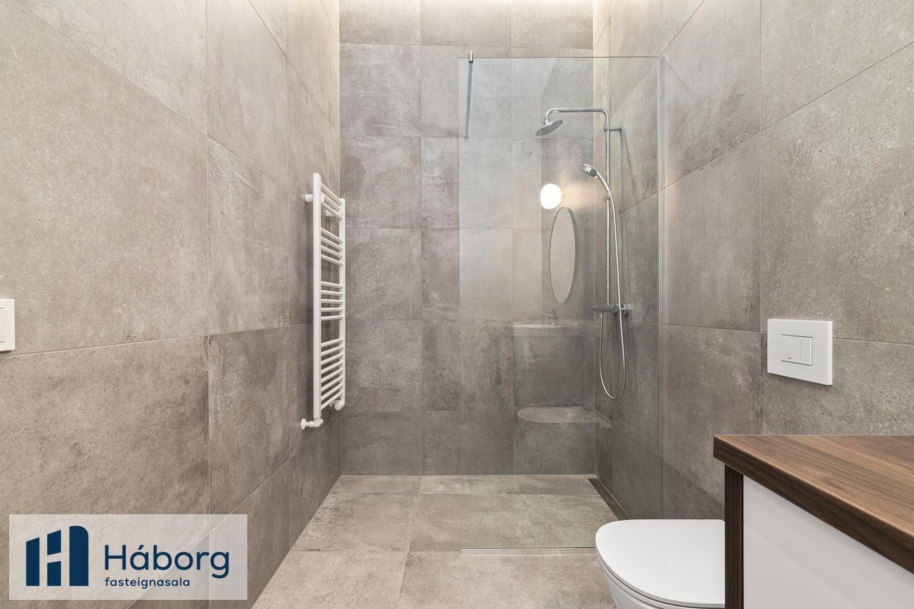 Grensásvegur 1F - 0405, 108 Reykjavík