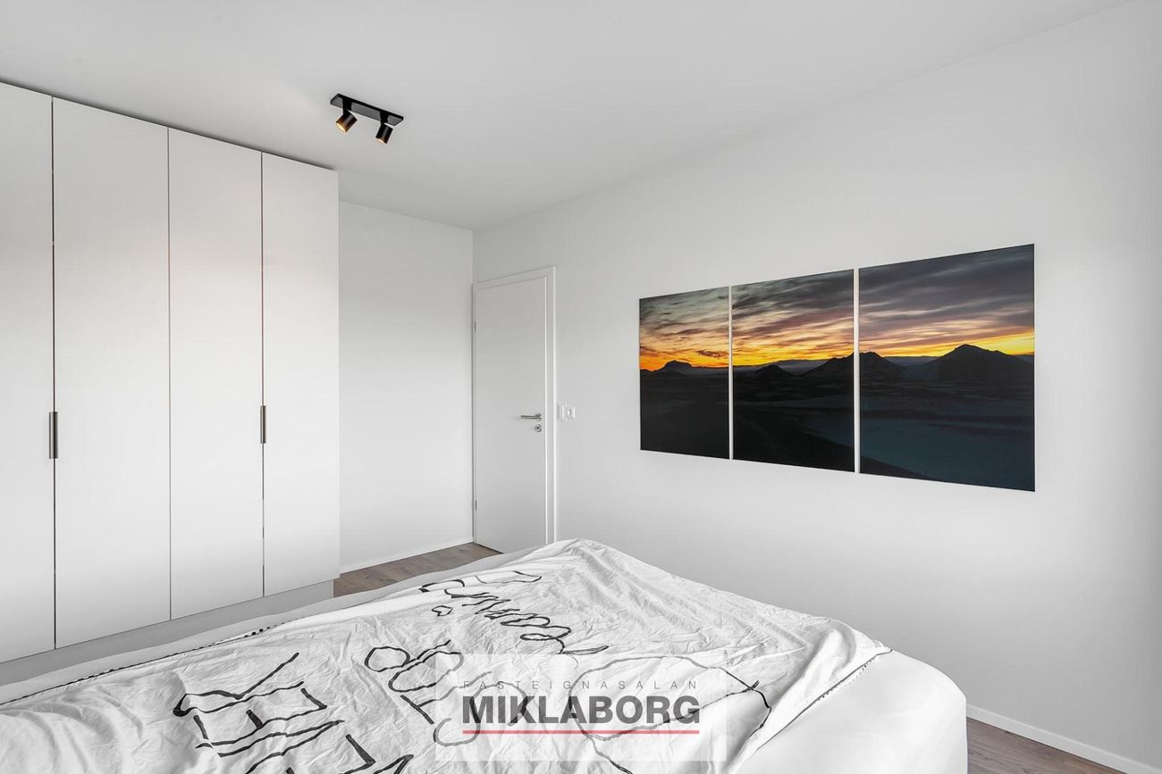 Skyggnisbraut 1, 113 Reykjavík
