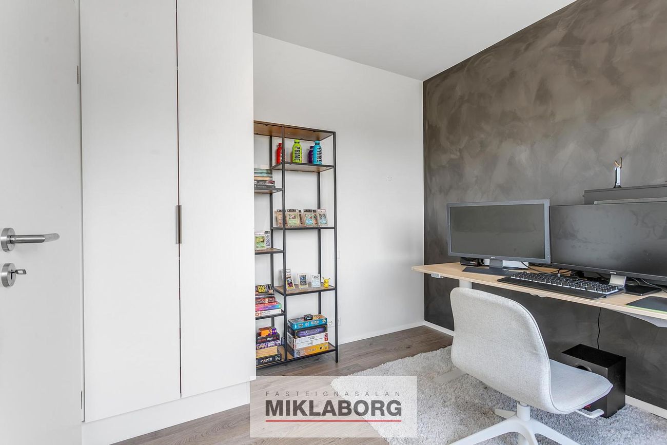 Skyggnisbraut 1, 113 Reykjavík