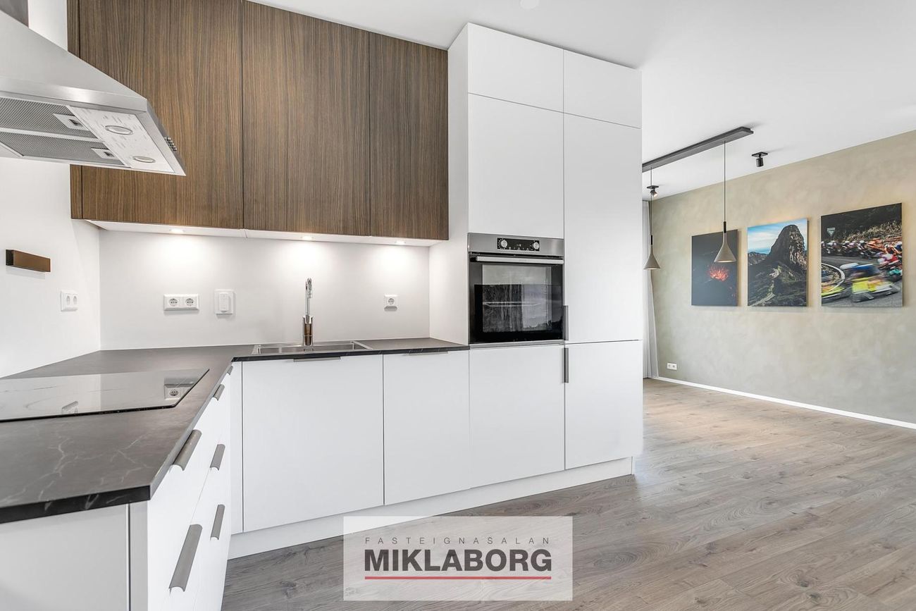 Skyggnisbraut 1, 113 Reykjavík