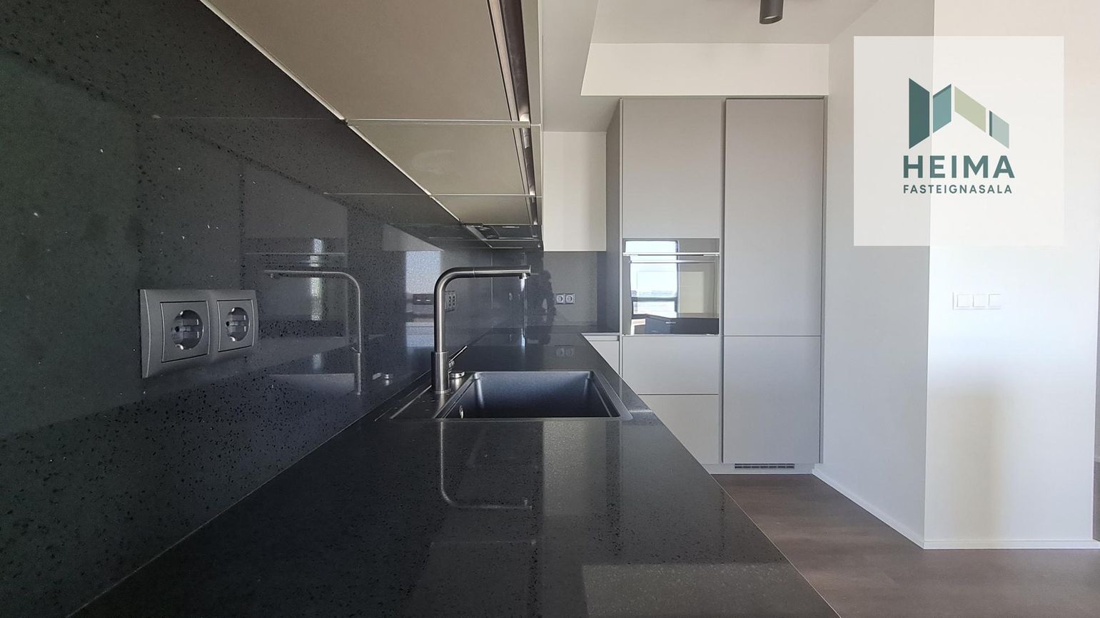 Valshlíð 1, 102 Reykjavík