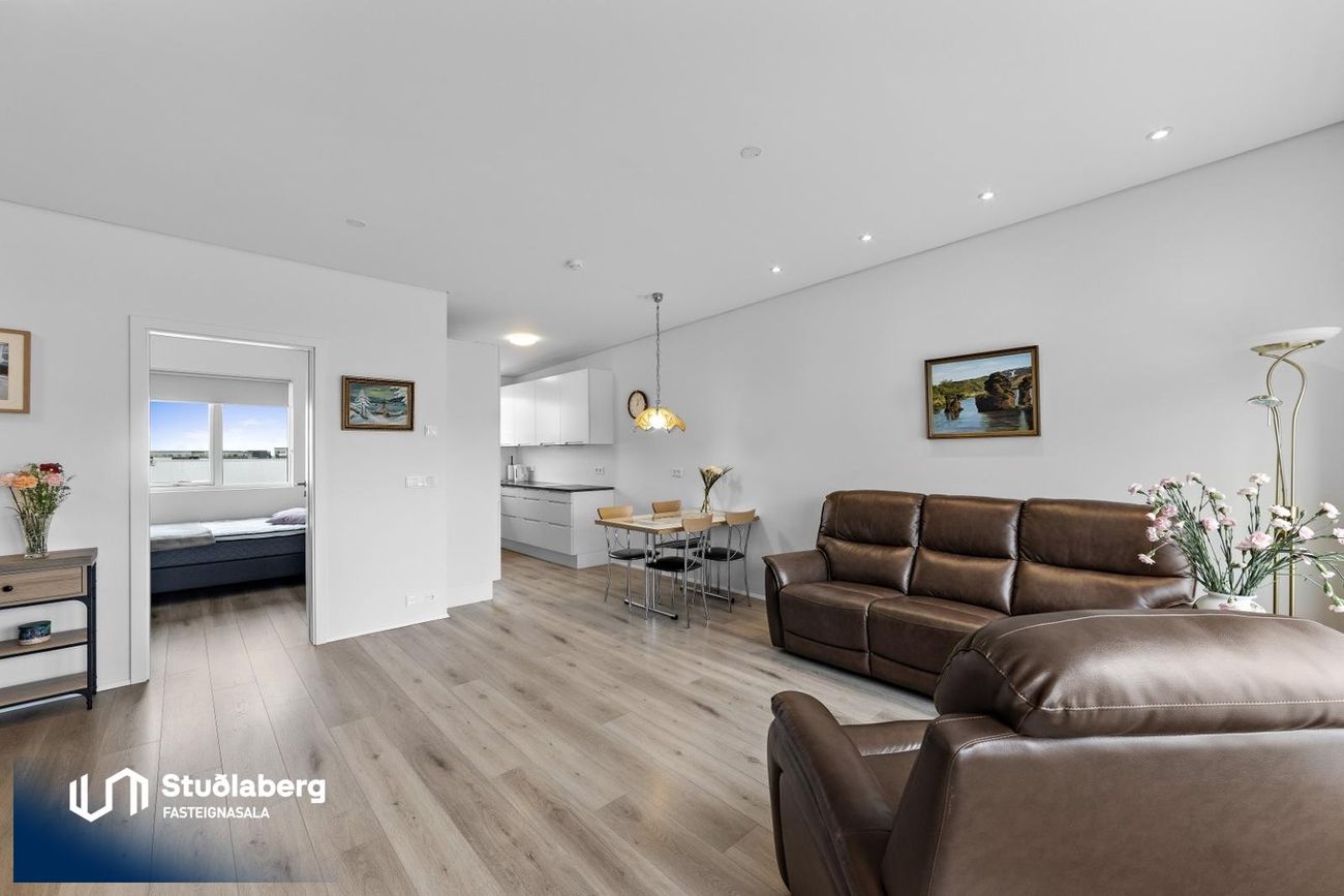 Engjadalur 8, 260 Reykjanesbær