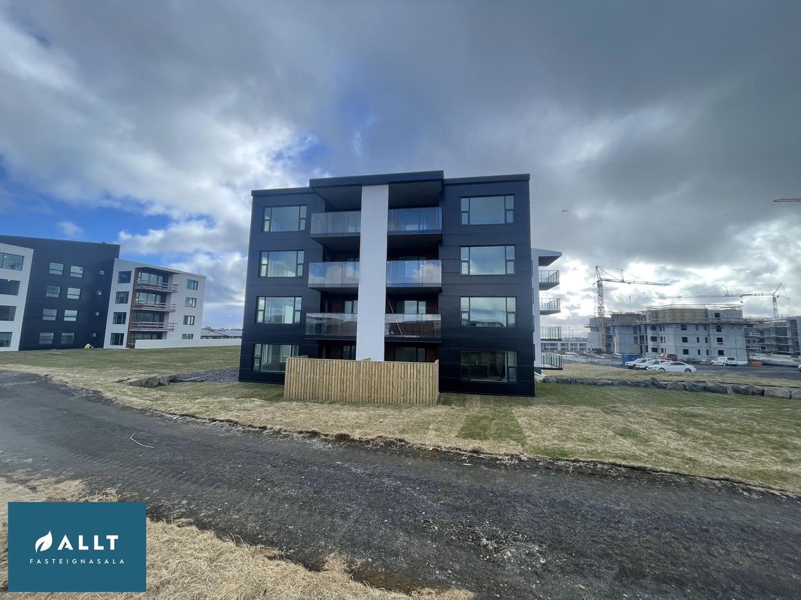 Asparlaut 24, 230 Reykjanesbær