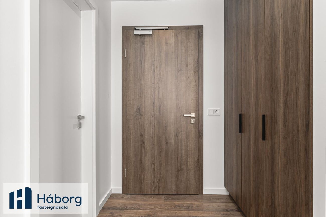 Grensásvegur 1F - 0501, 108 Reykjavík