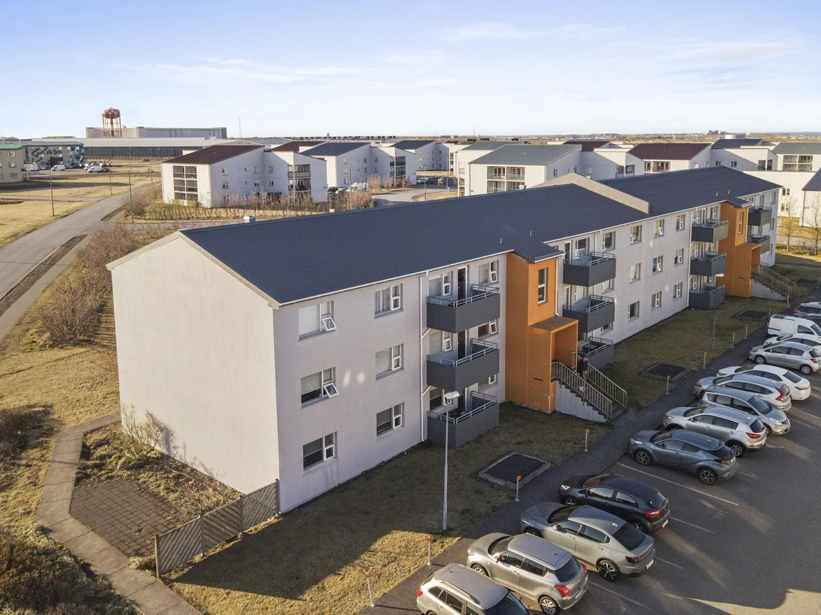 Bogabraut 953, 262 Reykjanesbær