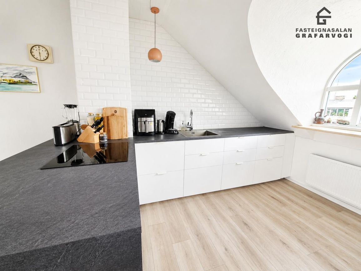 Drápuhlíð 24, 105 Reykjavík