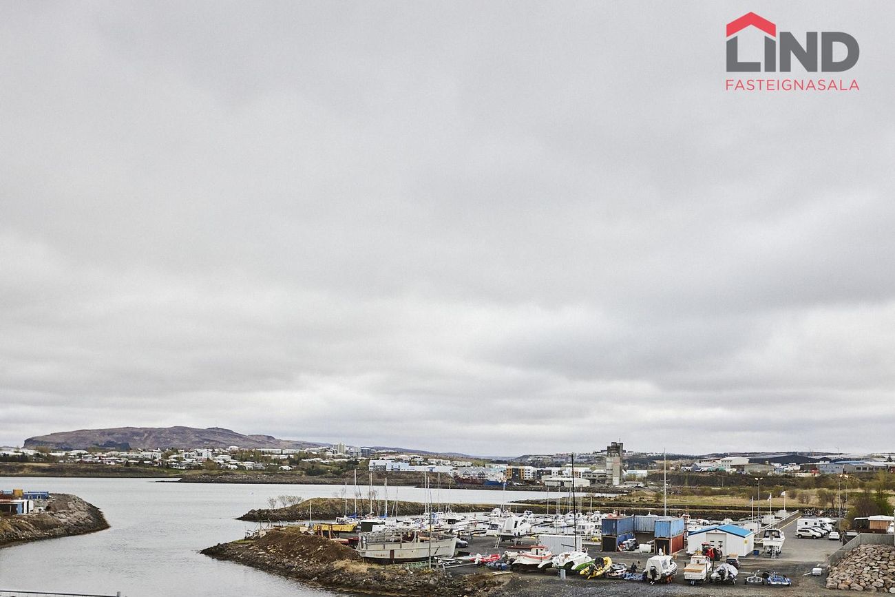 Arkarvogur 8 - 0108, 104 Reykjavík