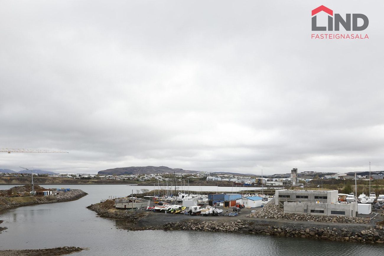 Arkarvogur 8 - 0108, 104 Reykjavík