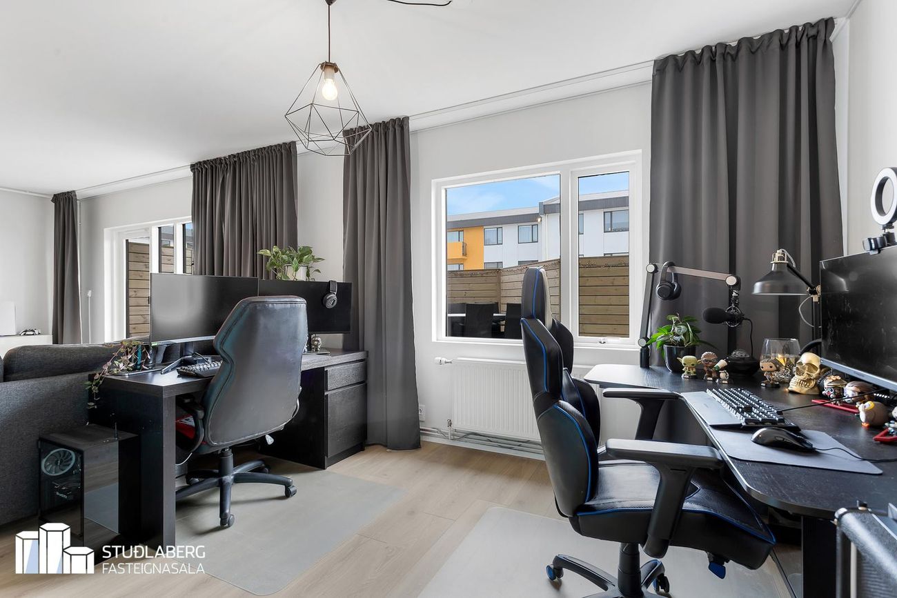 Skógarbraut 925B, 262 Reykjanesbær