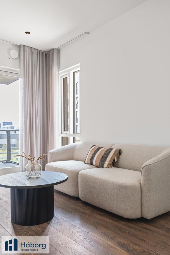 Grensásvegur 1C, 108 Reykjavík