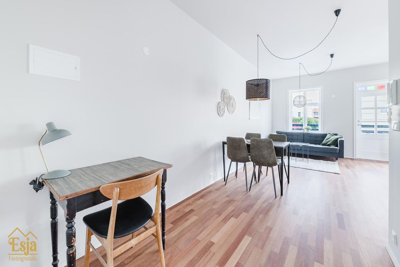 Hverfisgata 83, 101 Reykjavík