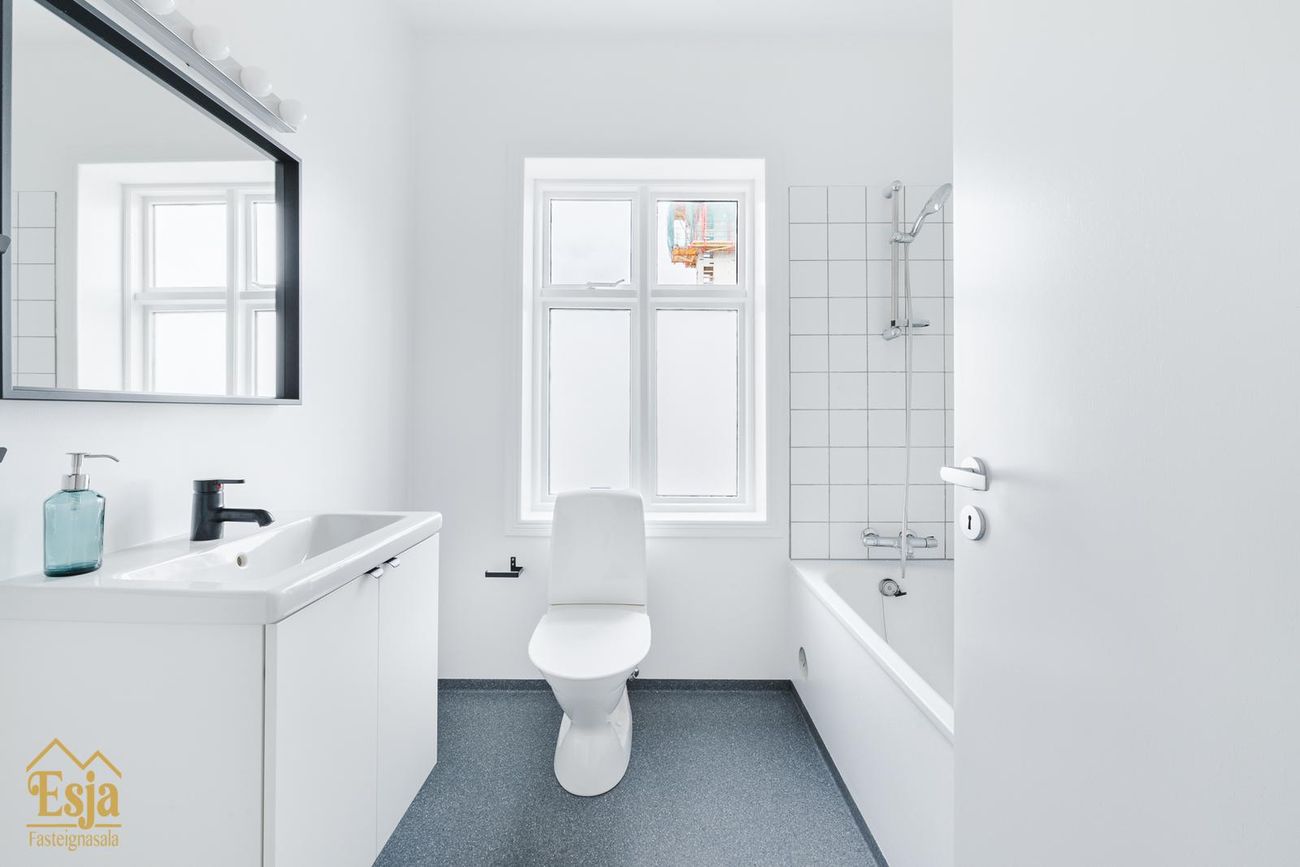 Hverfisgata 83, 101 Reykjavík