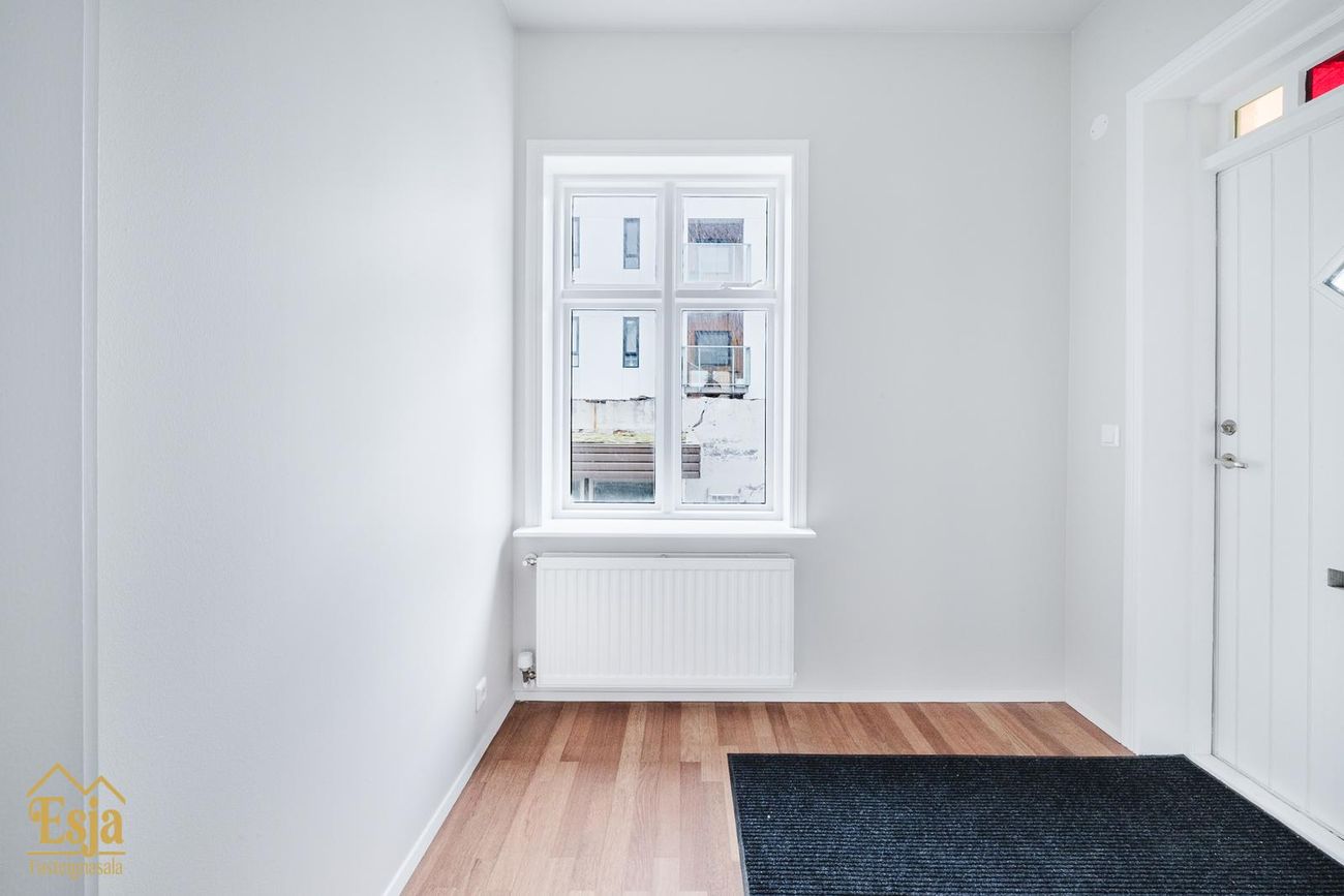 Hverfisgata 83, 101 Reykjavík
