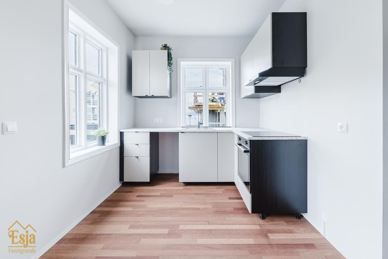 Hverfisgata 83, 101 Reykjavík