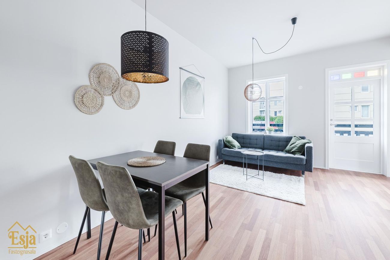 Hverfisgata 83, 101 Reykjavík