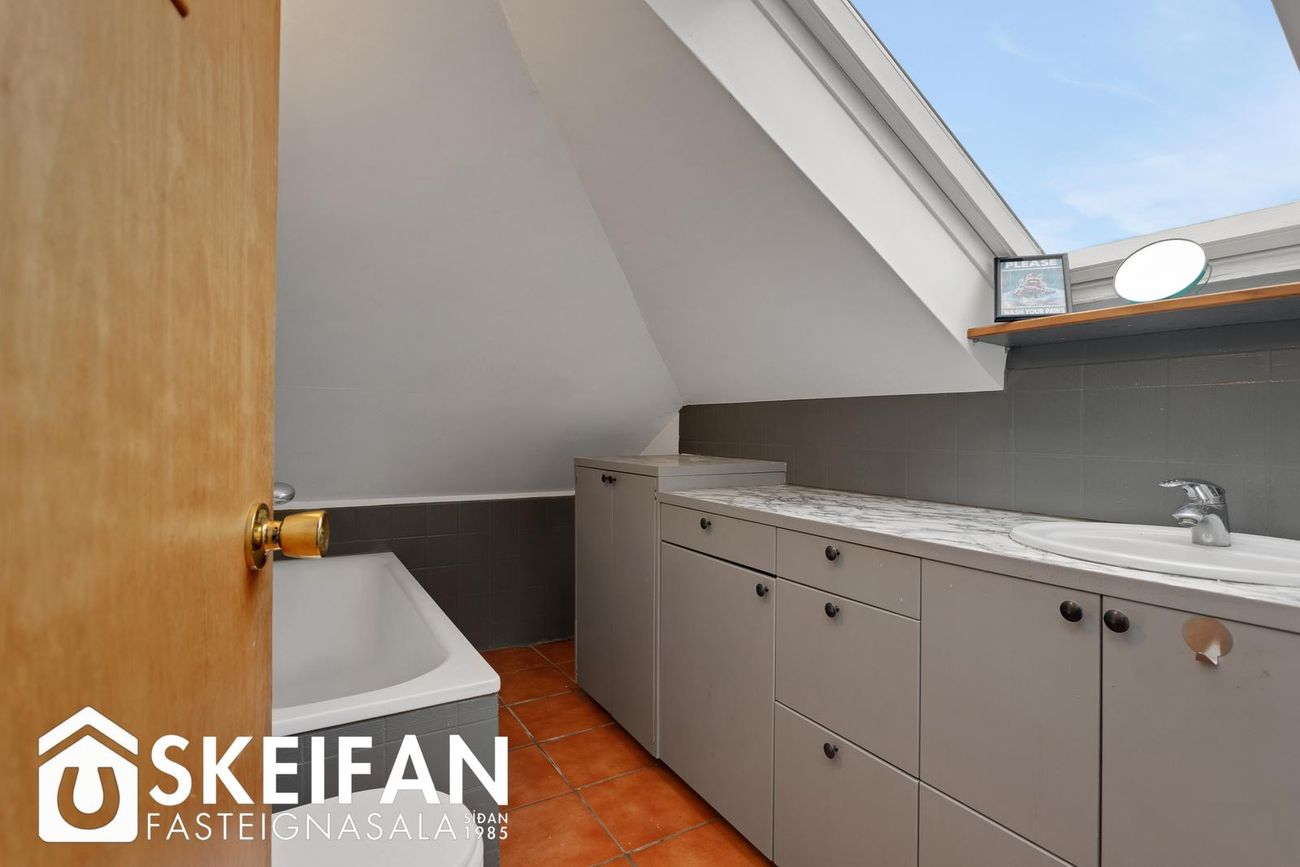 Hraunteigur 15, 105 Reykjavík