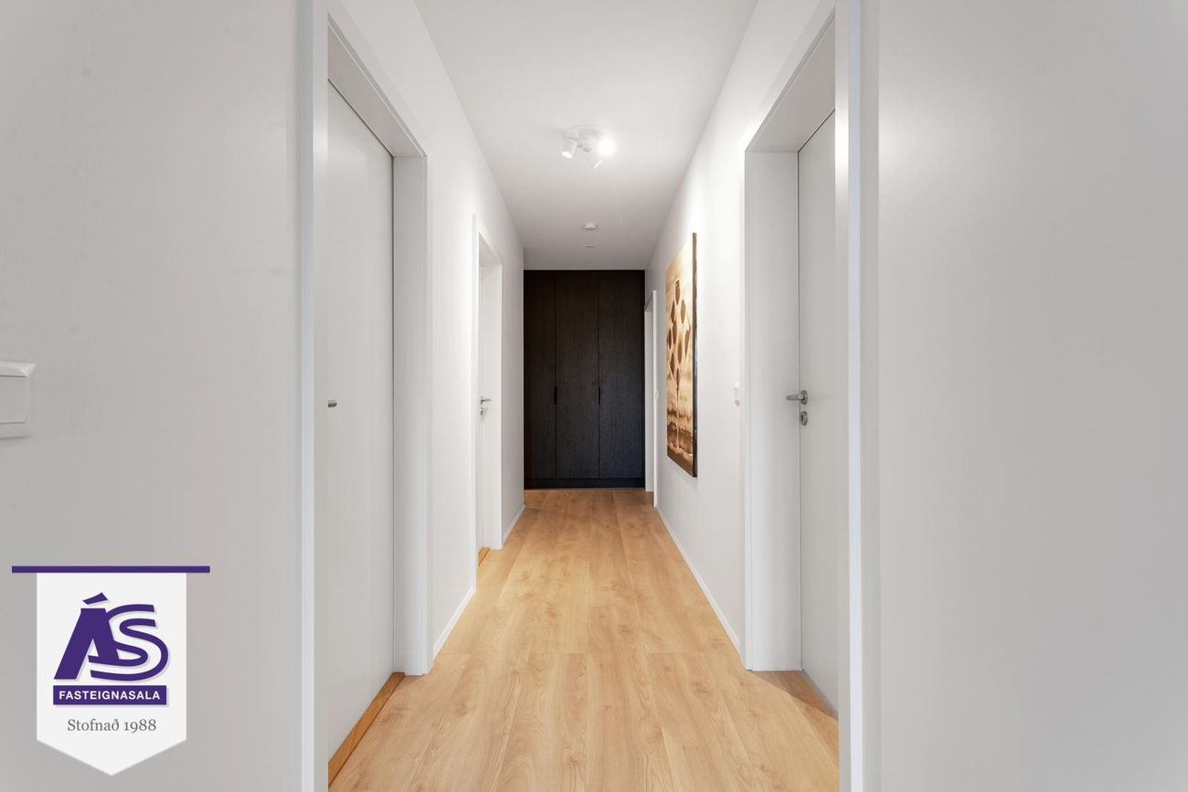 Hringhamar 23, 221 Hafnarfjörður