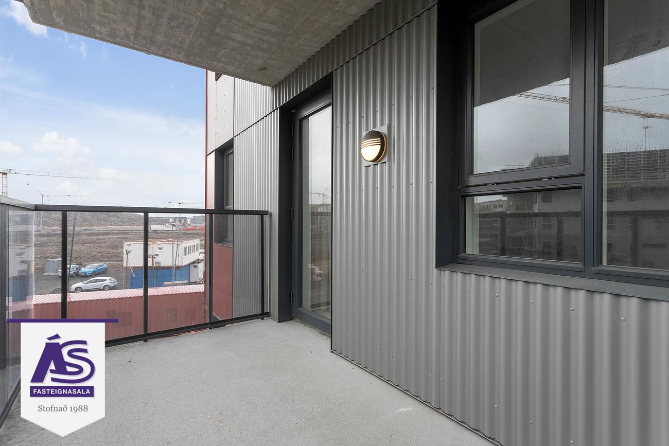 Hringhamar 23, 221 Hafnarfjörður