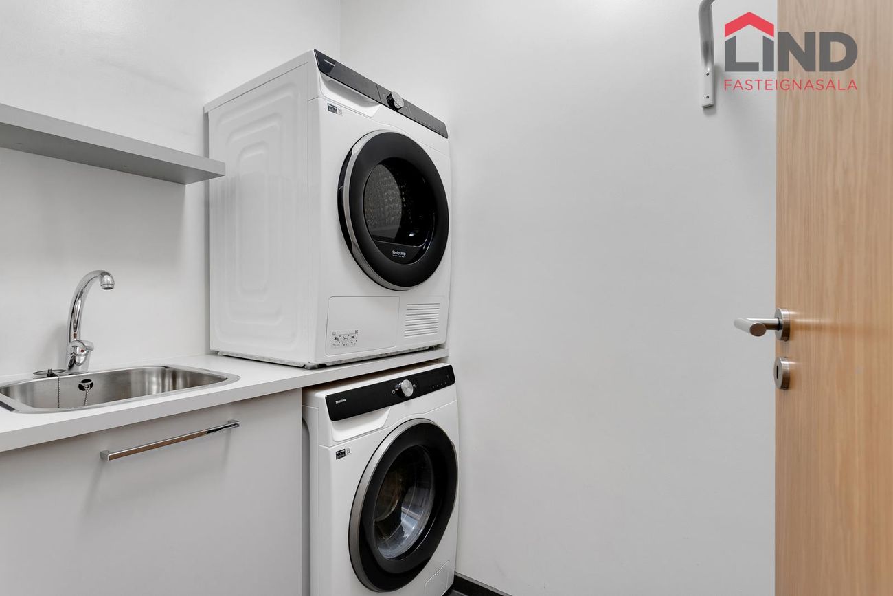 Naustavör 10, 200 Kópavogur